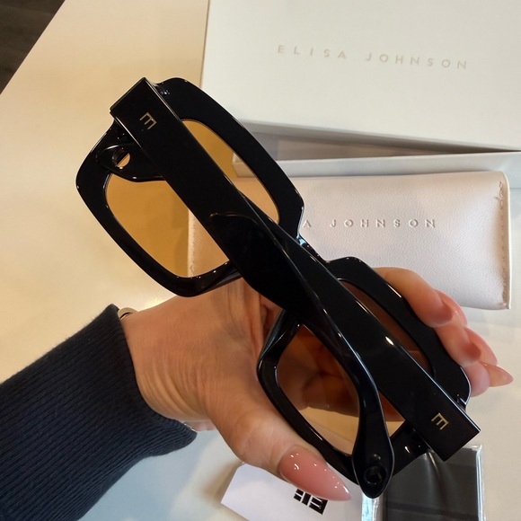 Elisa Johnson Glossy Black Maya - Picture 7 of 7